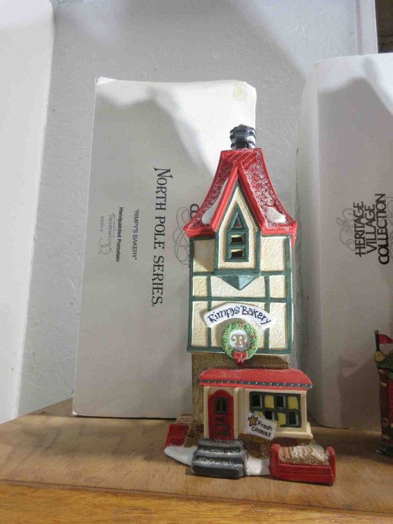 Dept. 56 North Pole Series building