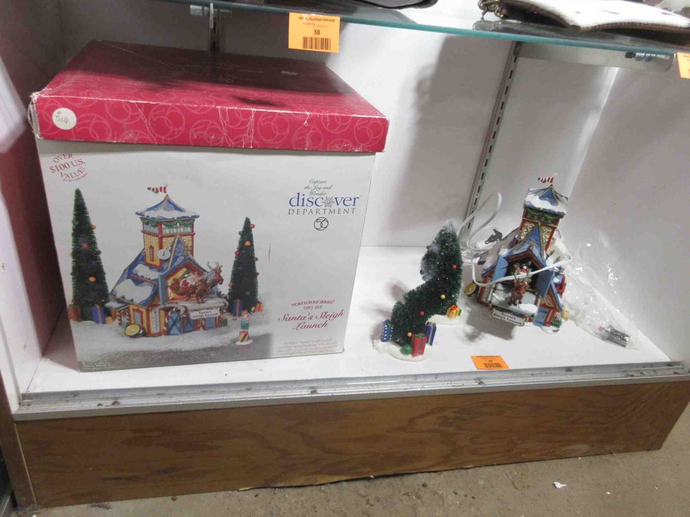 Dept. 56 North Pole Series building