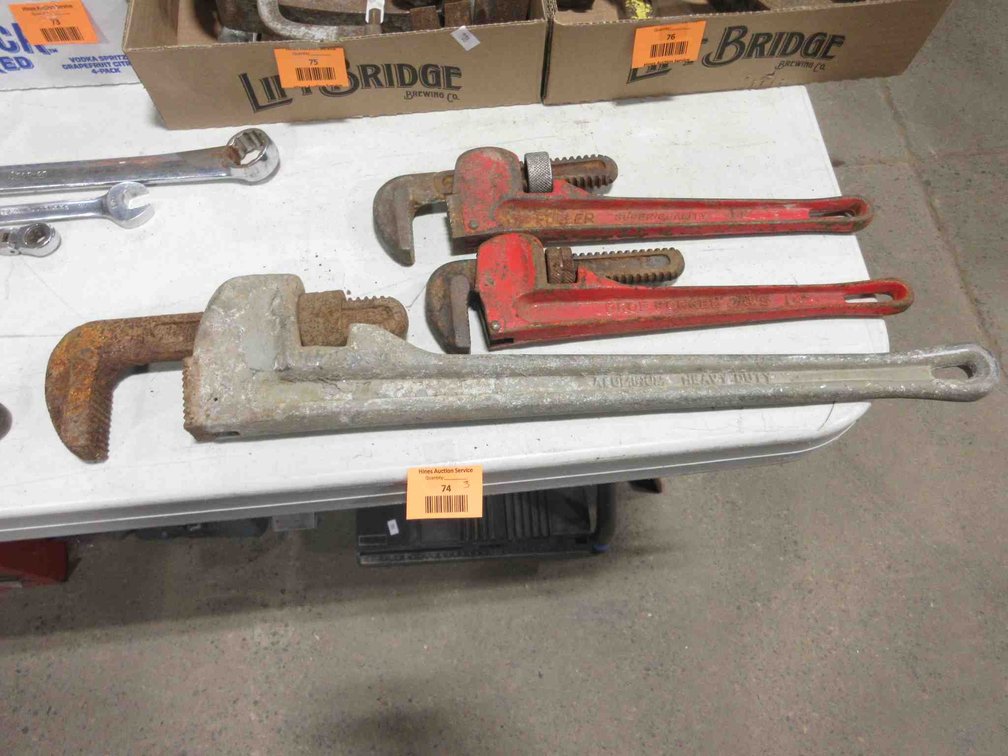 (3) Pipe wrenches