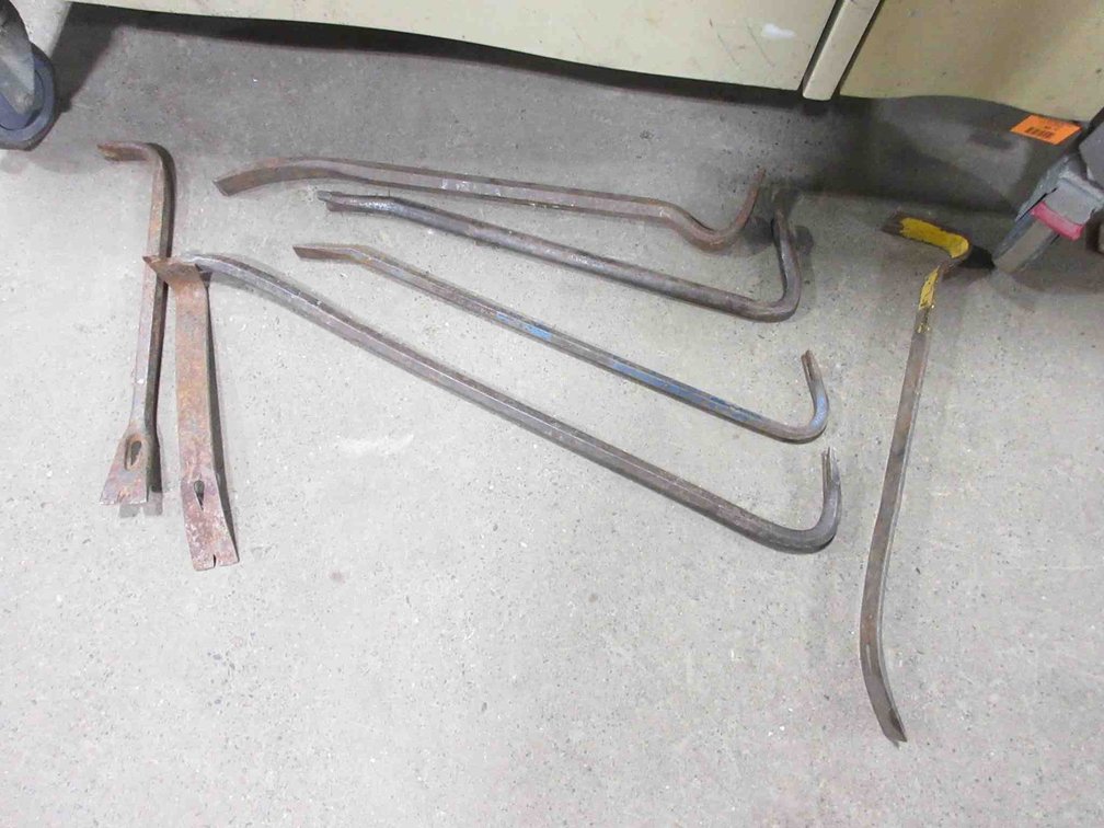 Group of pry bars