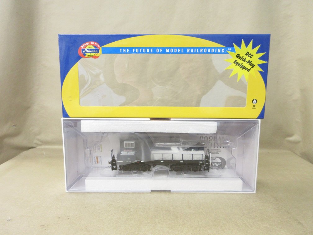 Athearn HO scale train locomotive