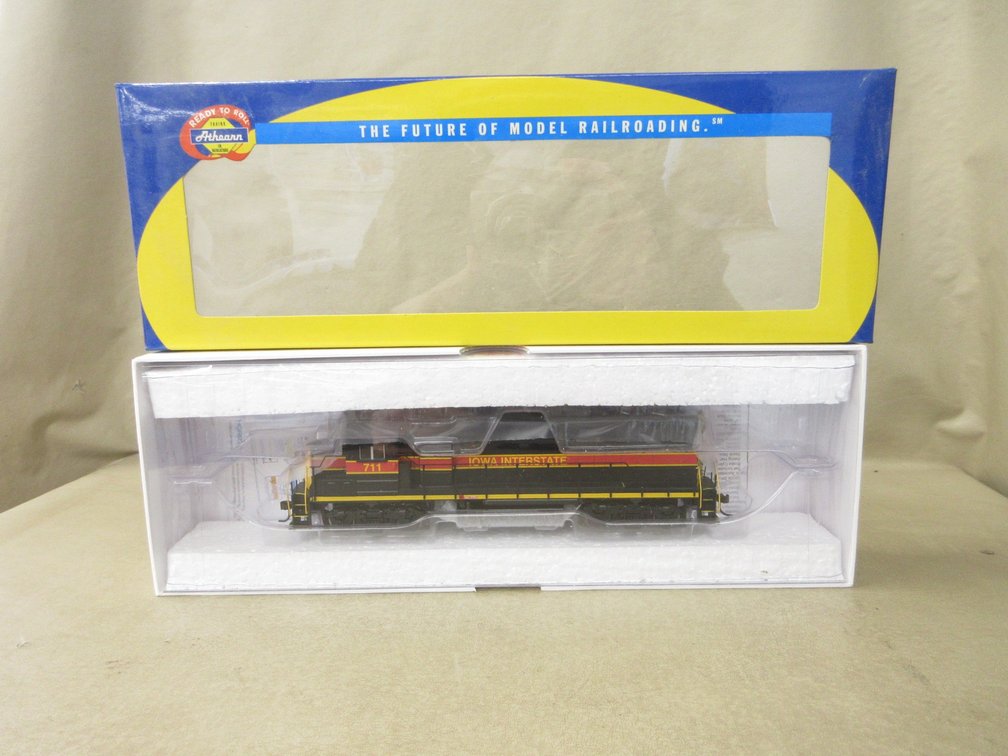 Athearn HO scale train locomotive