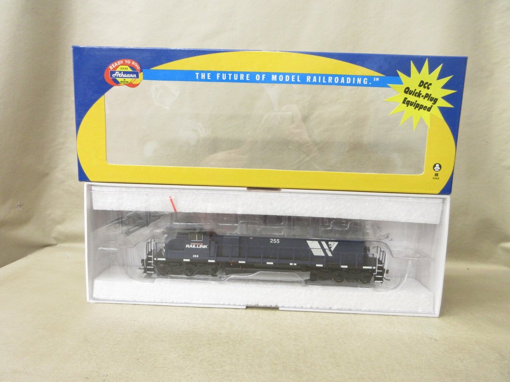 Athearn HO scale train locomotive