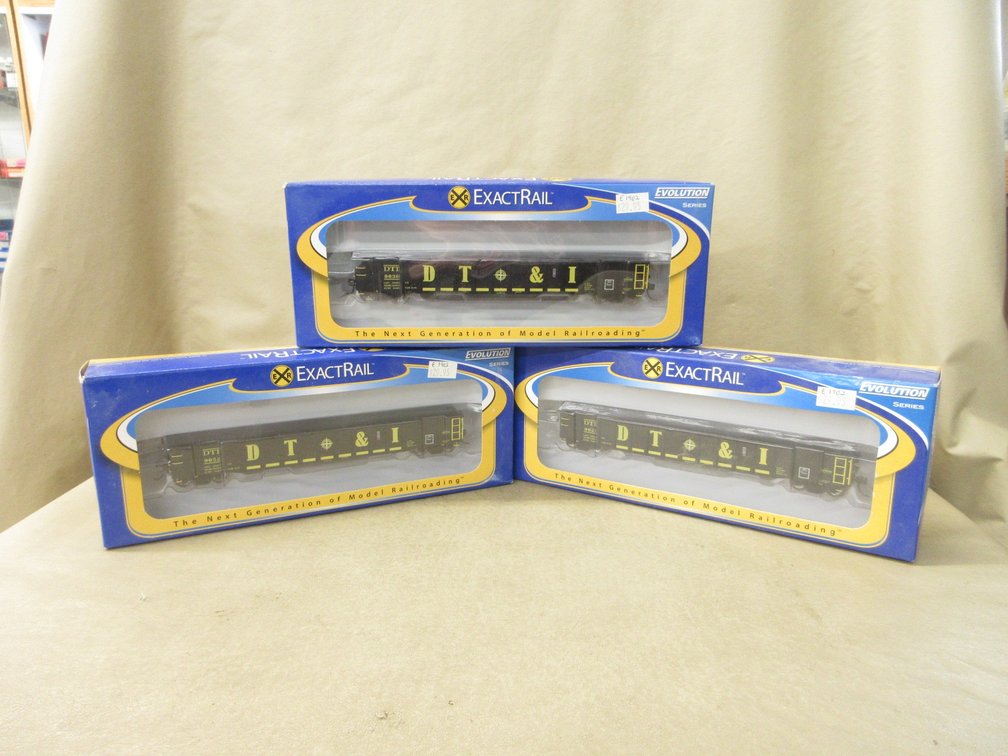 (3) Exact rail Evolution Series HO scale train cars
