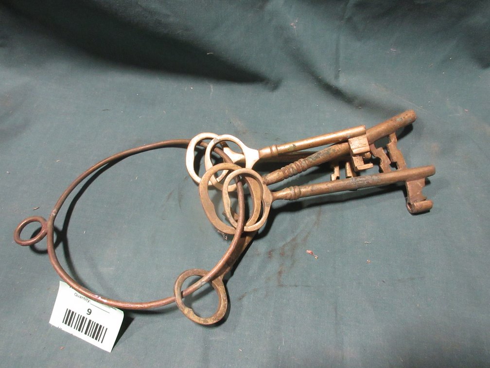 Set of (5) brass skeleton keys on ring