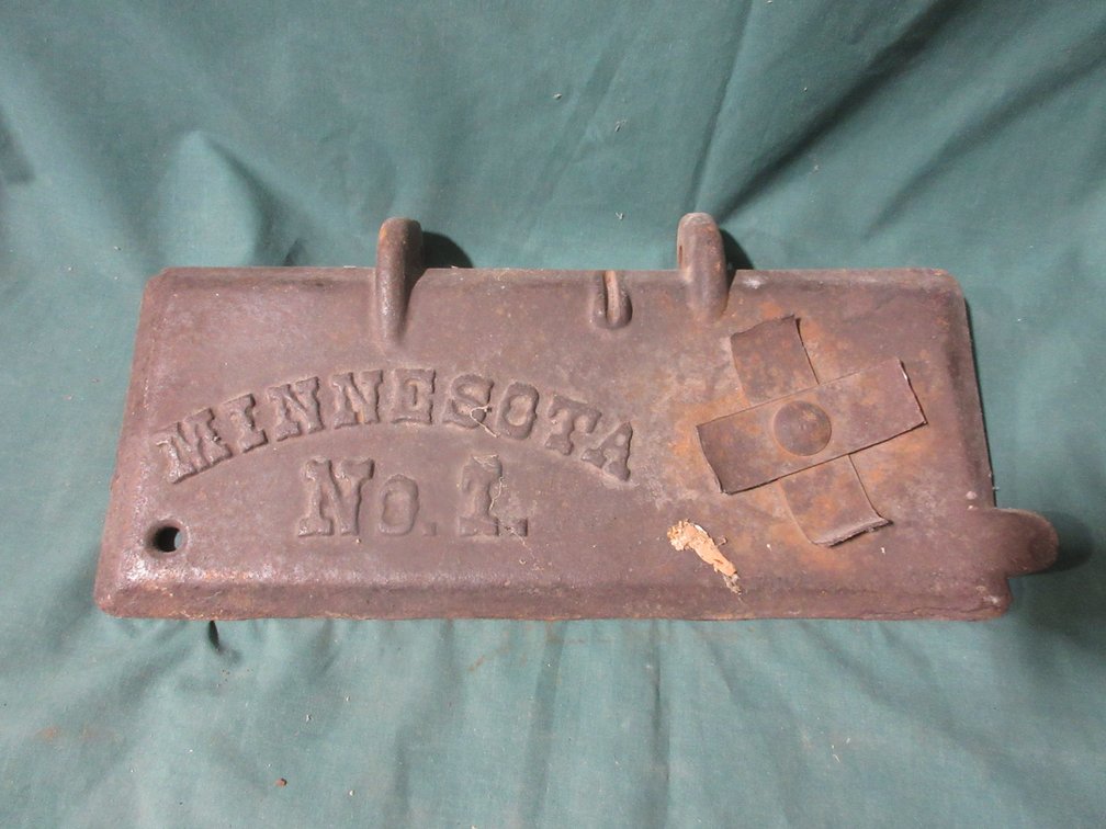 Minnesota No. 1 cast iron cover