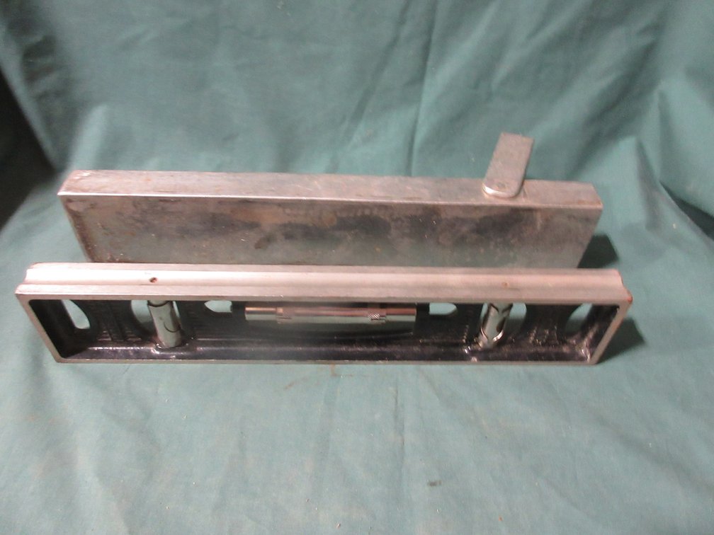 Stanley No. 360 cast metal level with case