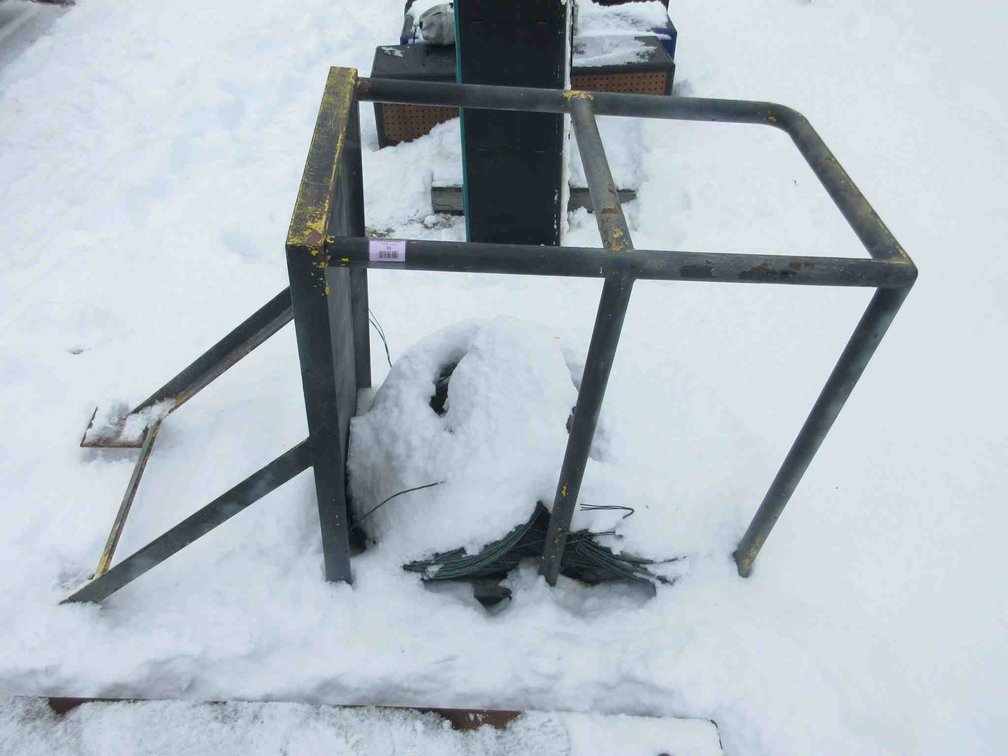 Steel platform with wire