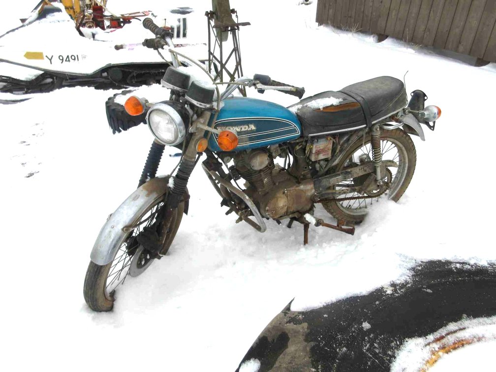 1975 Yamaha CB125 motorcycle (no title)
