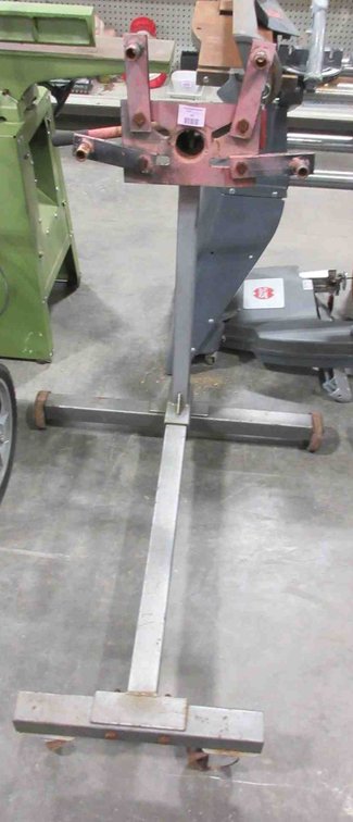 Rolling engine stand