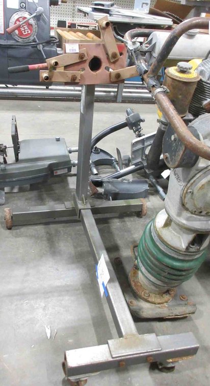 Rolling engine stand