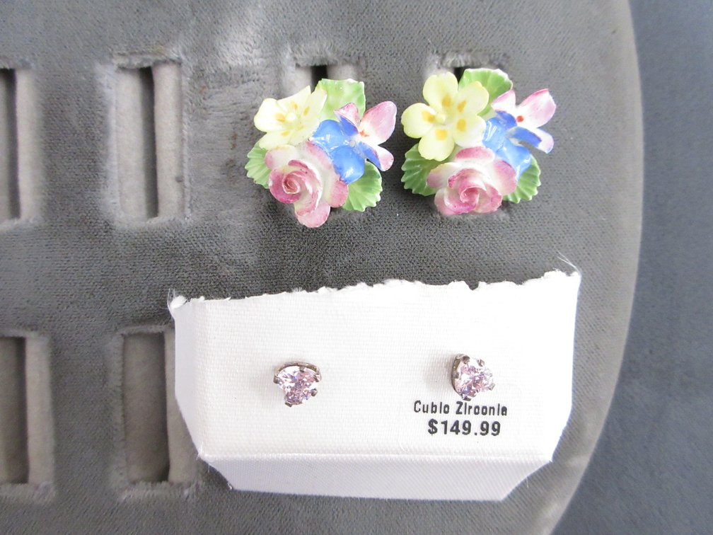 (2) Pair earrings