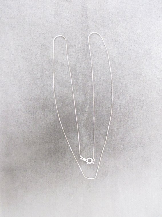 14K white gold fine chain 21"L, 1 gram w