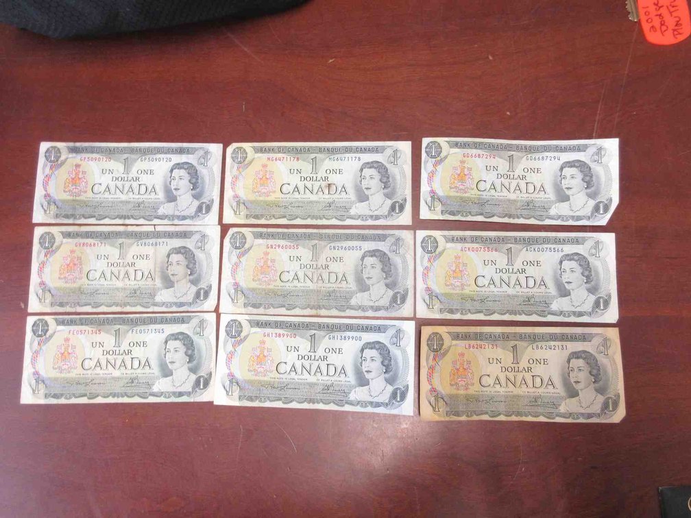 (9) 1973 $1 Canada notes