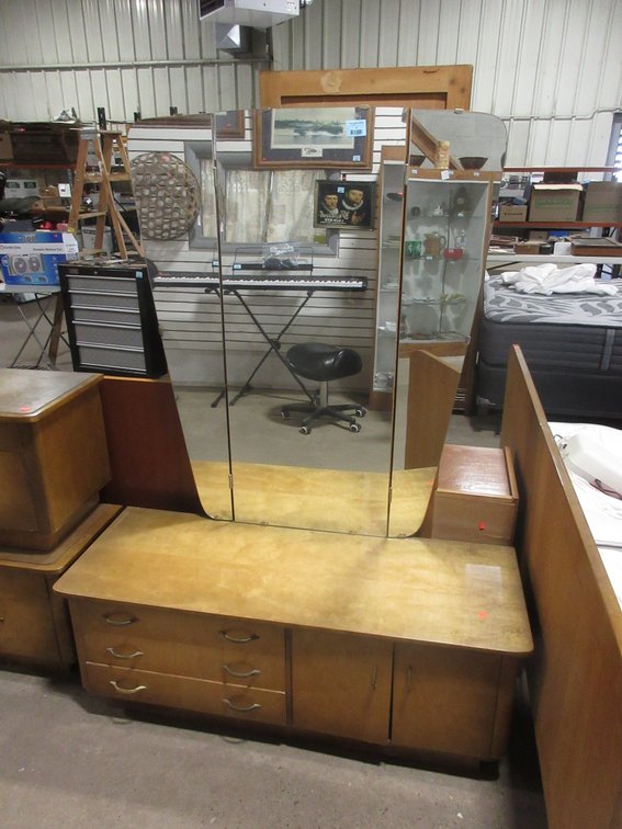 1960s German Mid-Century dressing table with triple mirror
