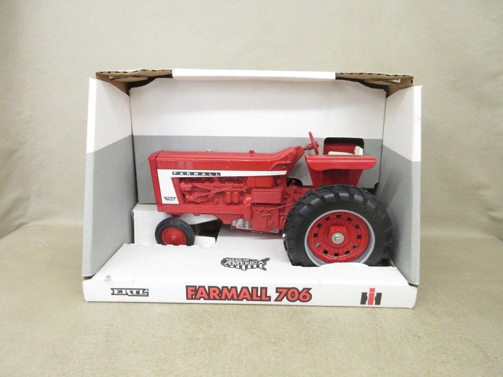 Ertl die cast Farmall 706 tractor