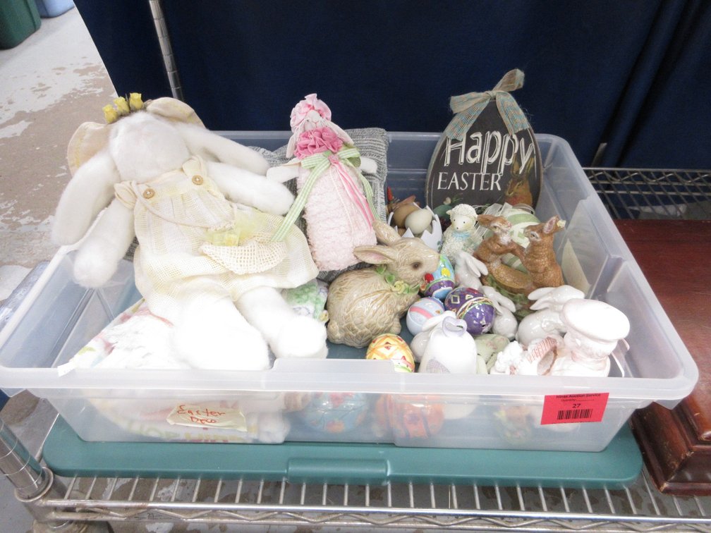 22.5"W tote with lid and contents