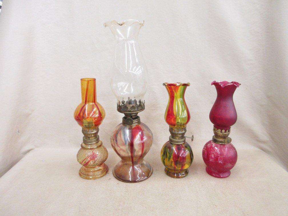 (4) Colored glass oil lamps