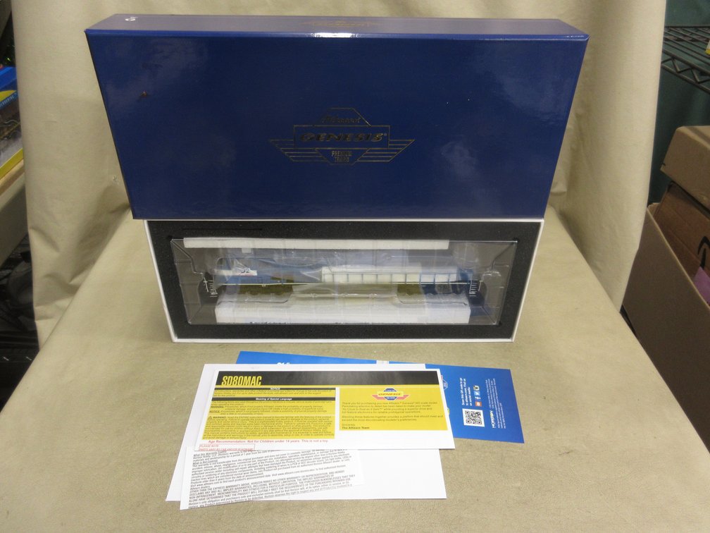 Athearn Genesis Conrail SD80MAC 4102
