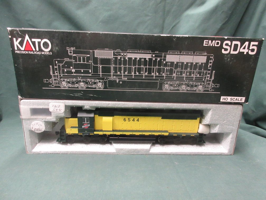 Kato EMD SD45 Chicago & North Western #6544