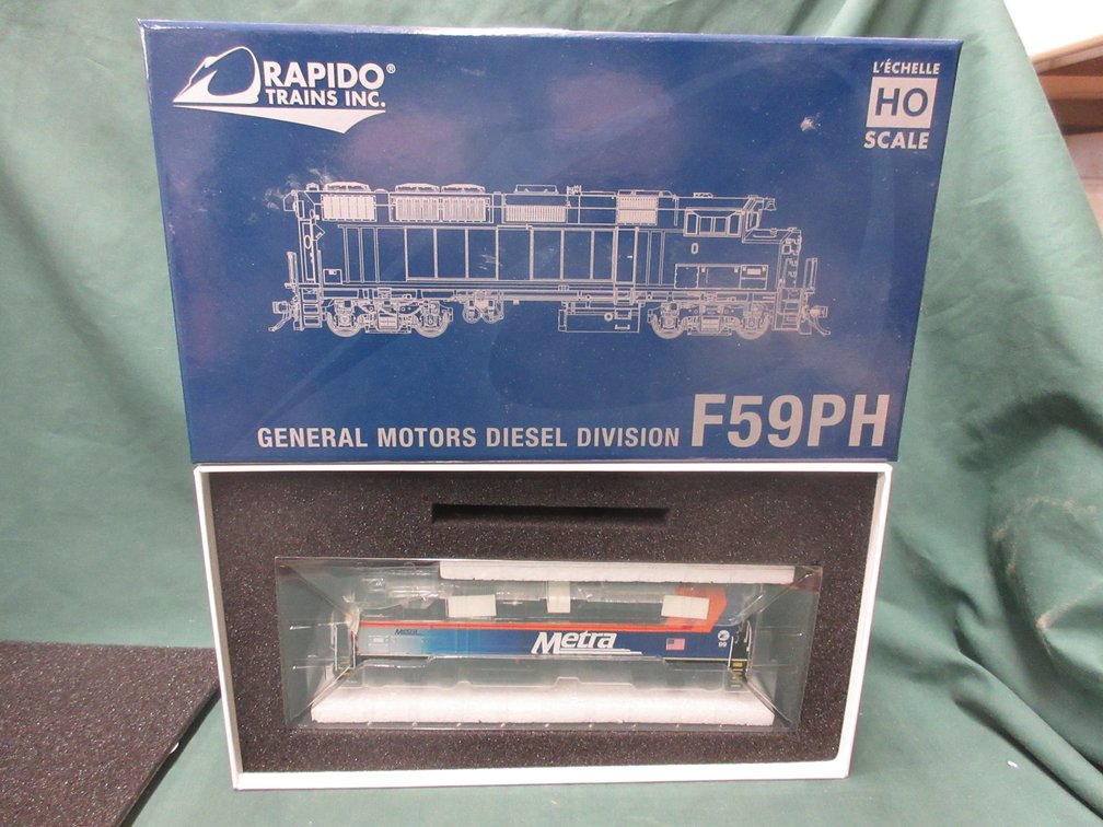 Rapido Trains Inc. HO Scale GMDD F59PH Metra #99with sound