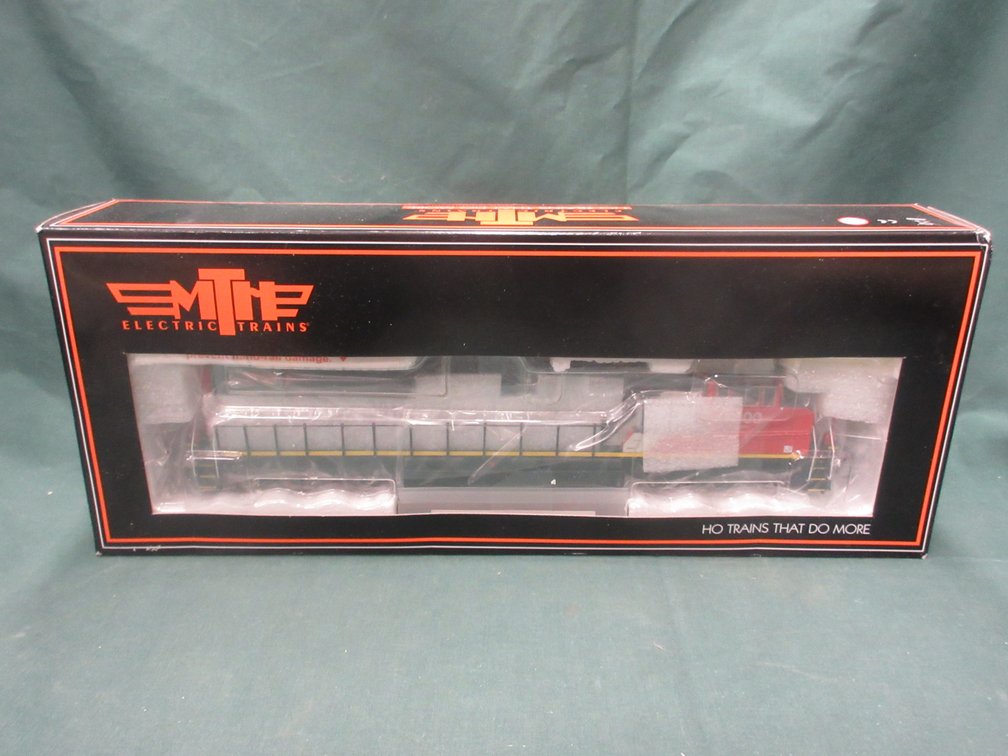 Smithe SD70M-2 diesel engine Canadian National #8000 DCC Ready