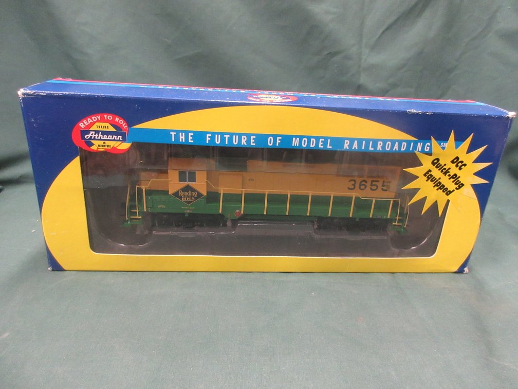 Athearn Reading Company GP35 #36554