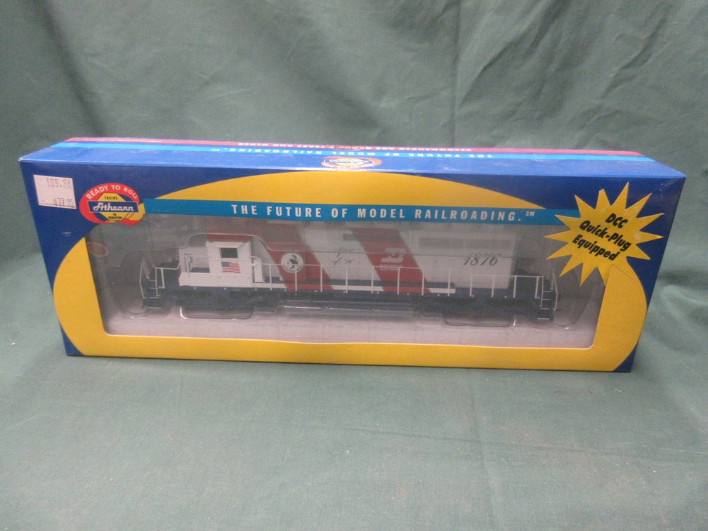 Athearn Burlington Northern SD40-2 1976 "Bicentennial"