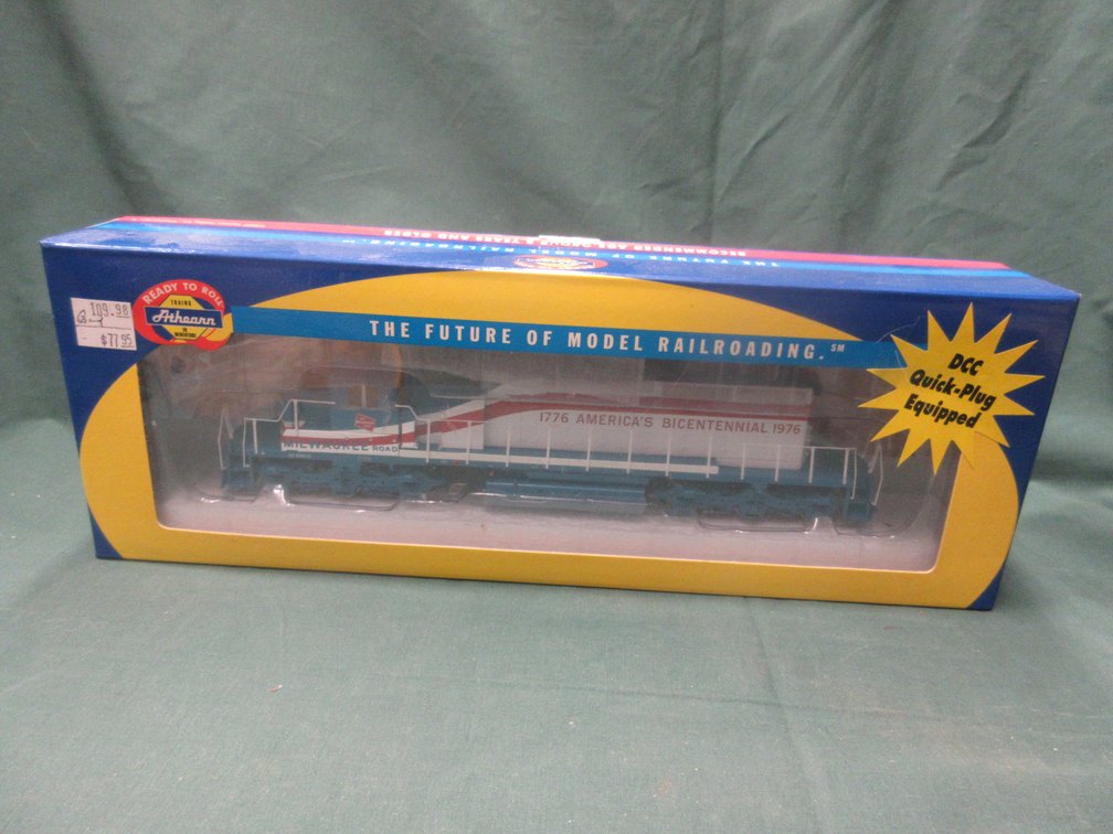 Athearn Milwaukee Road SD40-2 #156