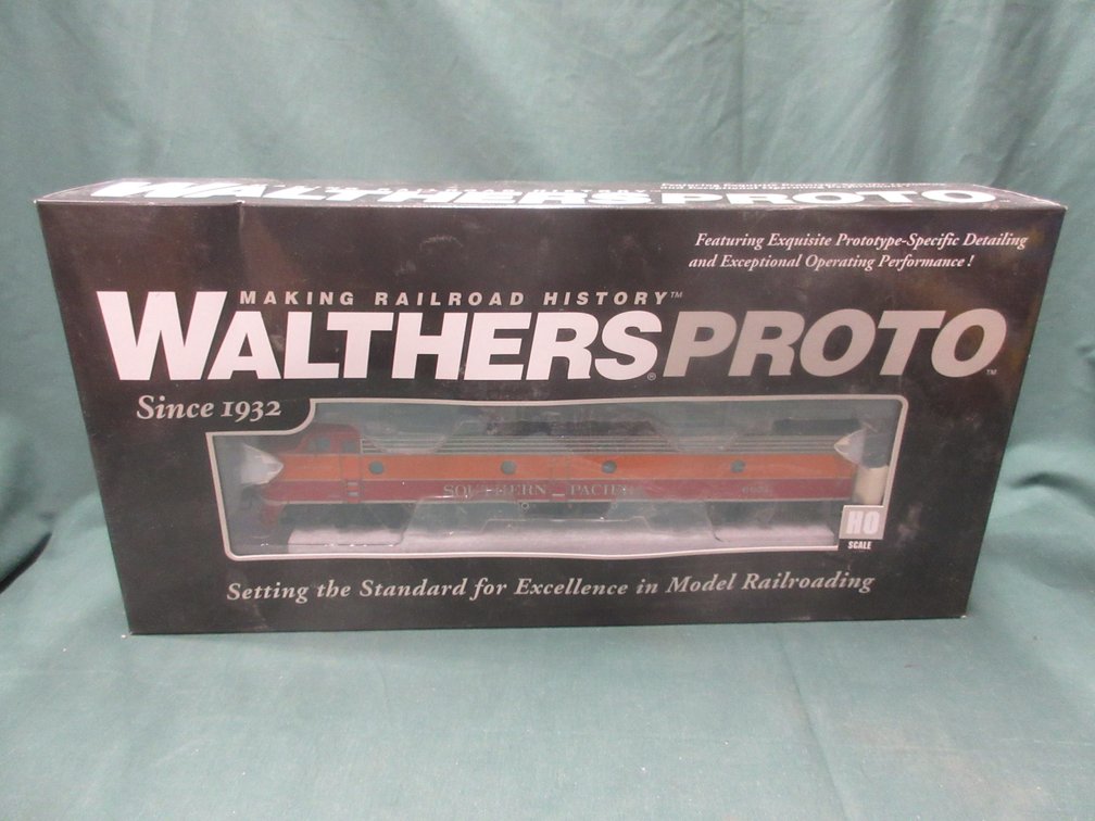 Walthers Proto EMD E9A locomotive SP #6051