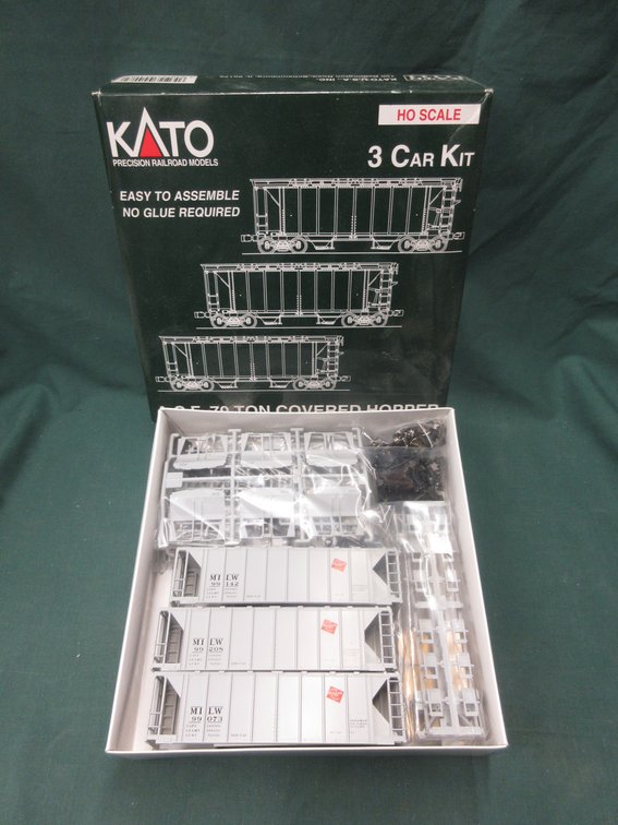 Kato A.C.F. 70 ton covered hopper Milwaukee Road 3 car kit