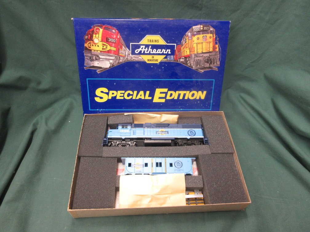 Athearn Special GP38-2 power BW caboose