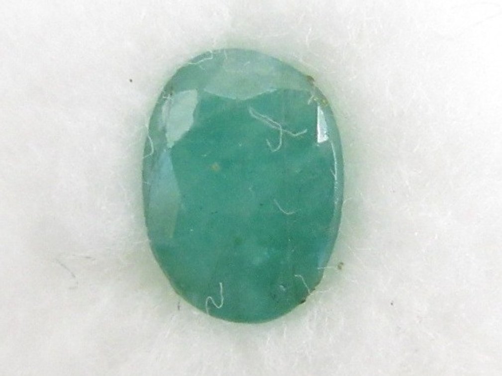7mm x 5mm oval Emerald stone