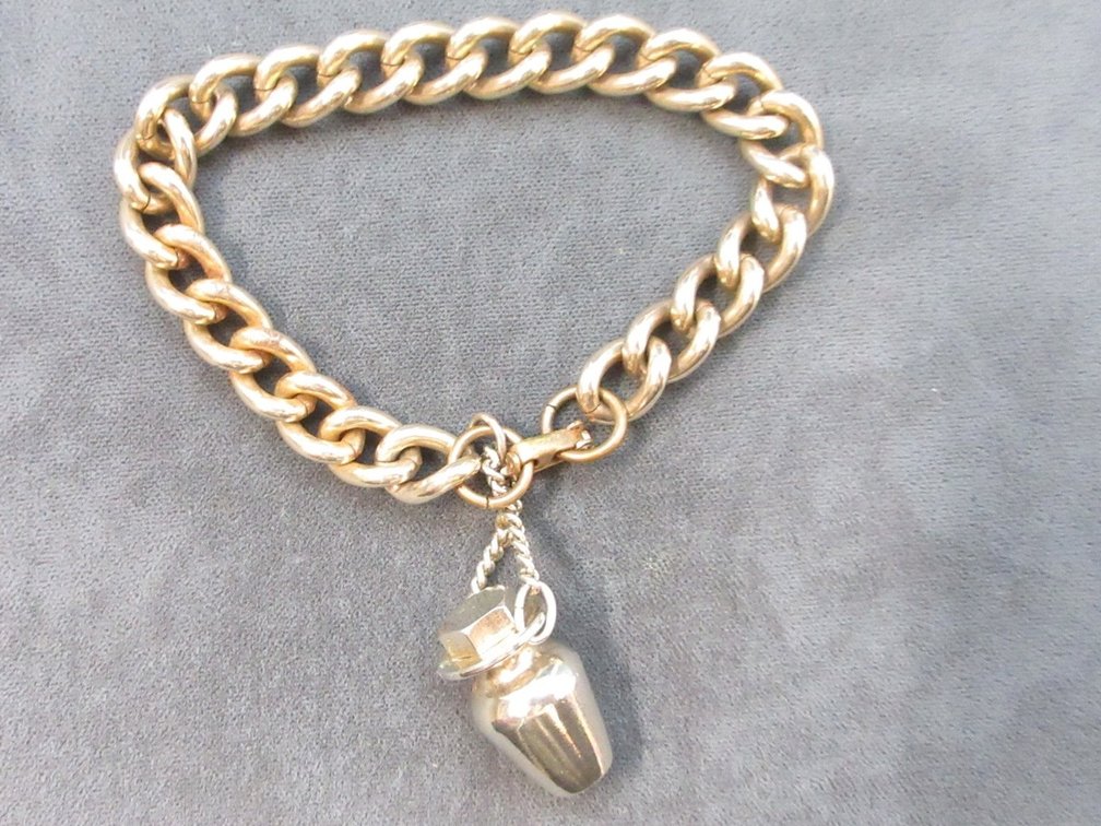 Unmarked charm bracelet