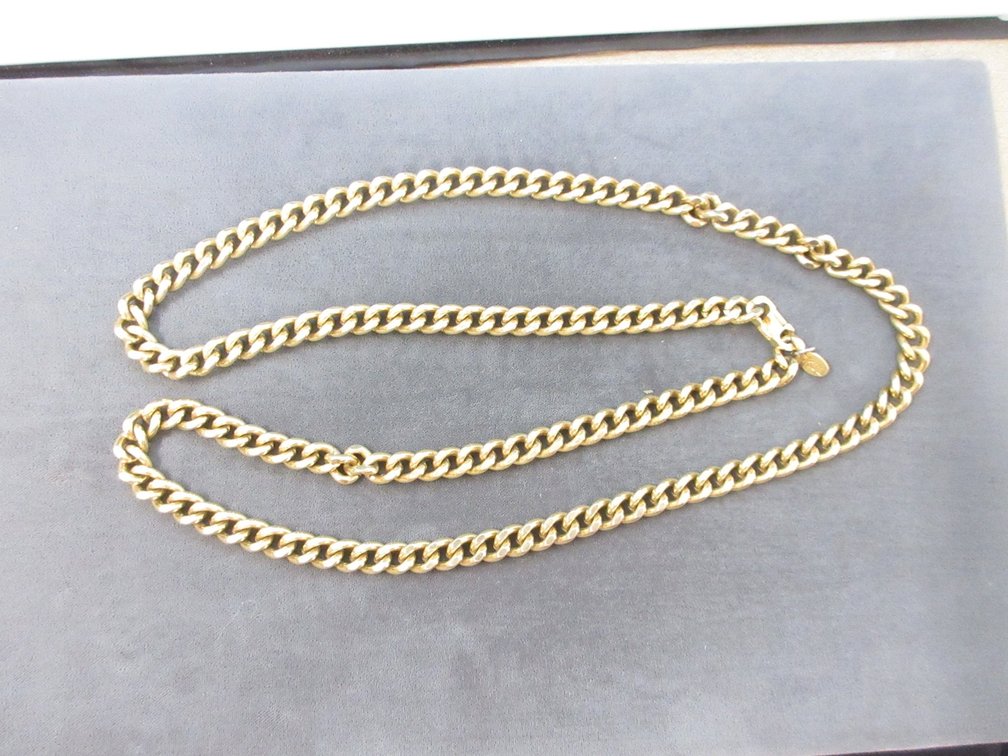 Marked clasp gold tone chunky chain necklace