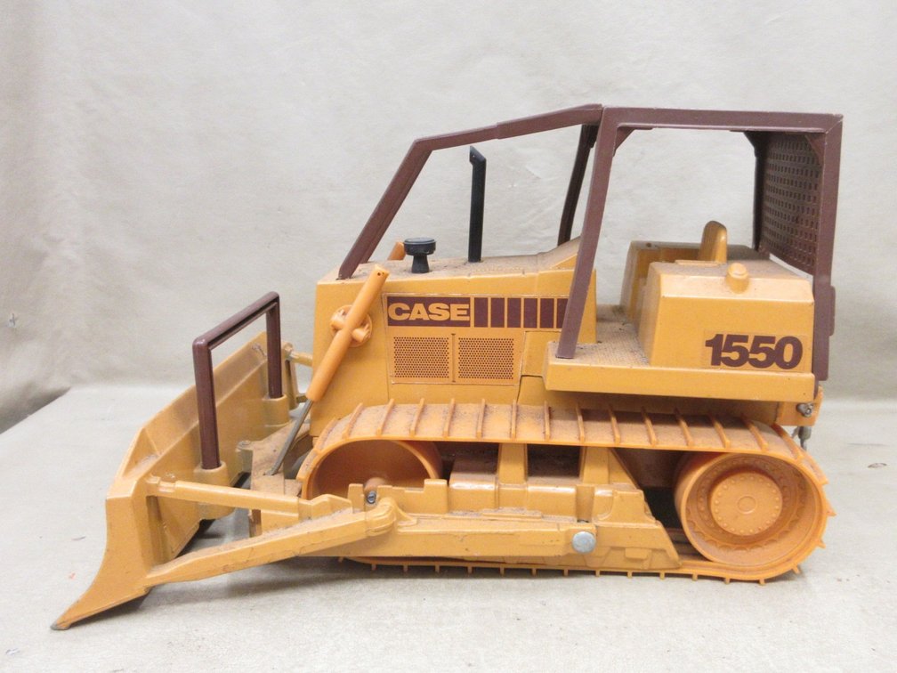 Ertl Case 1550 Bulldozer