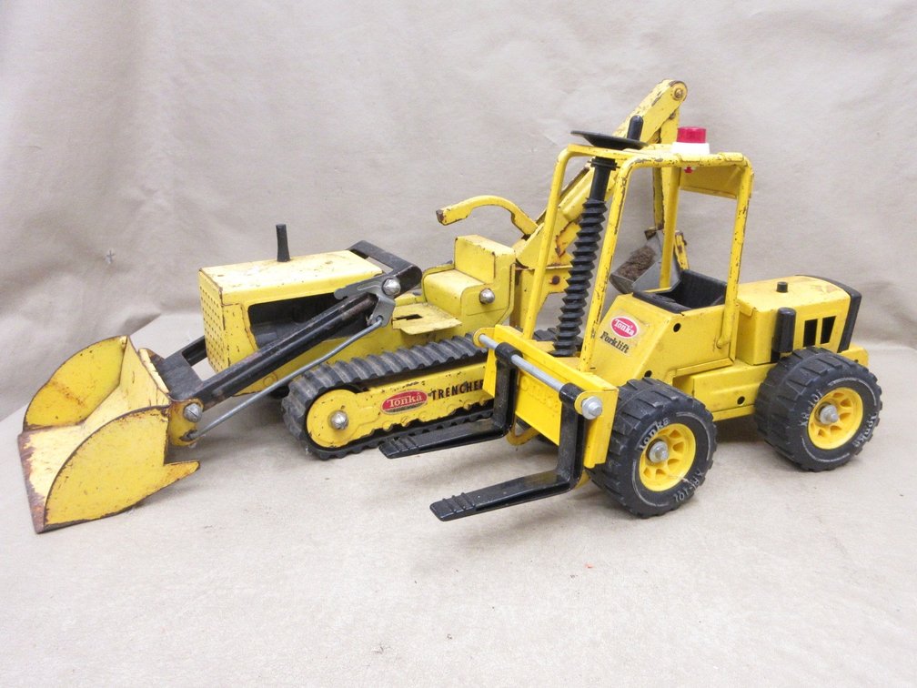 (2) Tonka pressed steel construction toys
