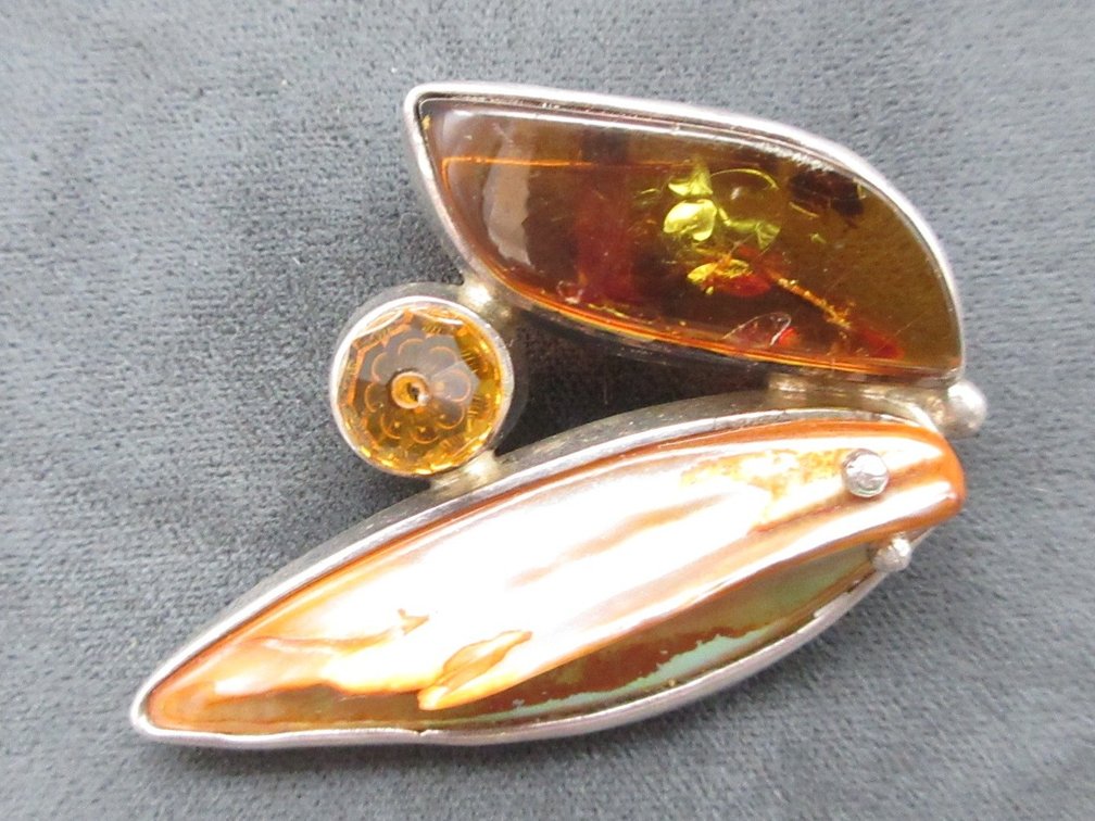 Bezel set mother of Pearl and Amber necklace slider