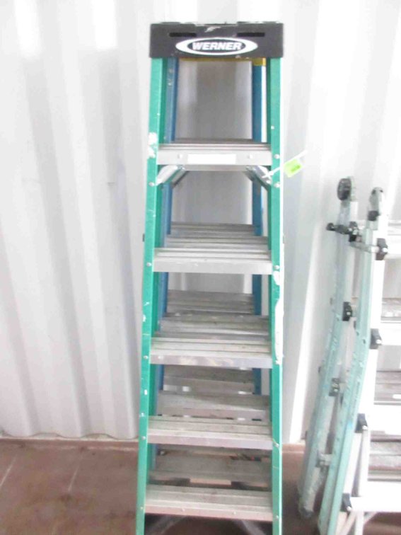 (1) Werner fiberglass step ladder