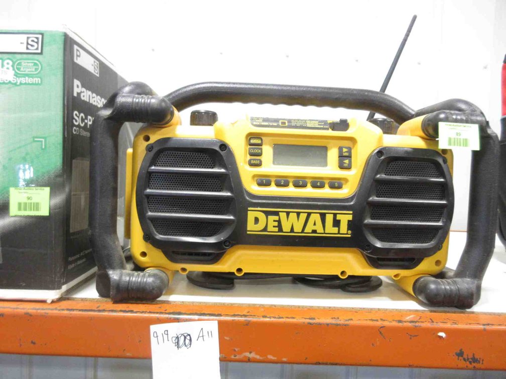 DeWalt worksite radio
