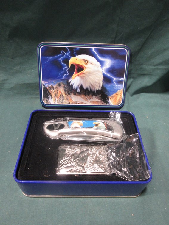 American Eagle collector's pocket knife in tin