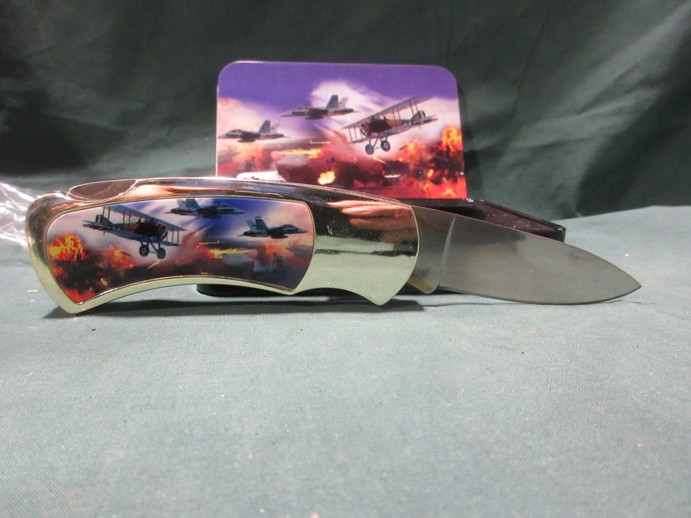 Airplane collector knife in tin
