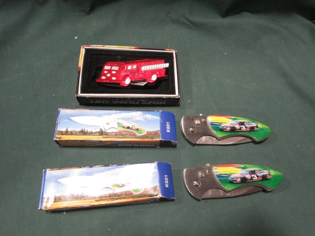 (3) New pocket knives