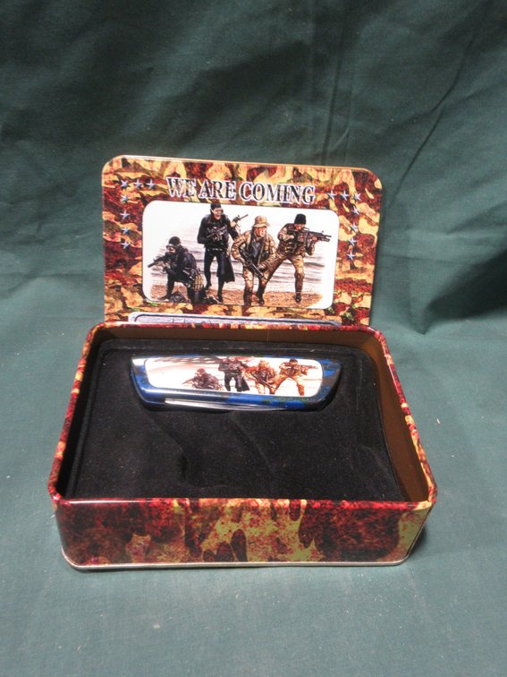 U. S. Army collector knife in tin