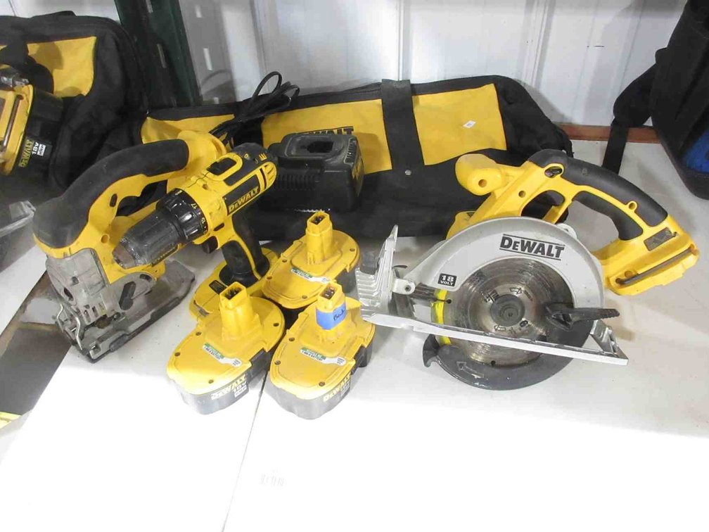 DeWalt 18V cordless tool set