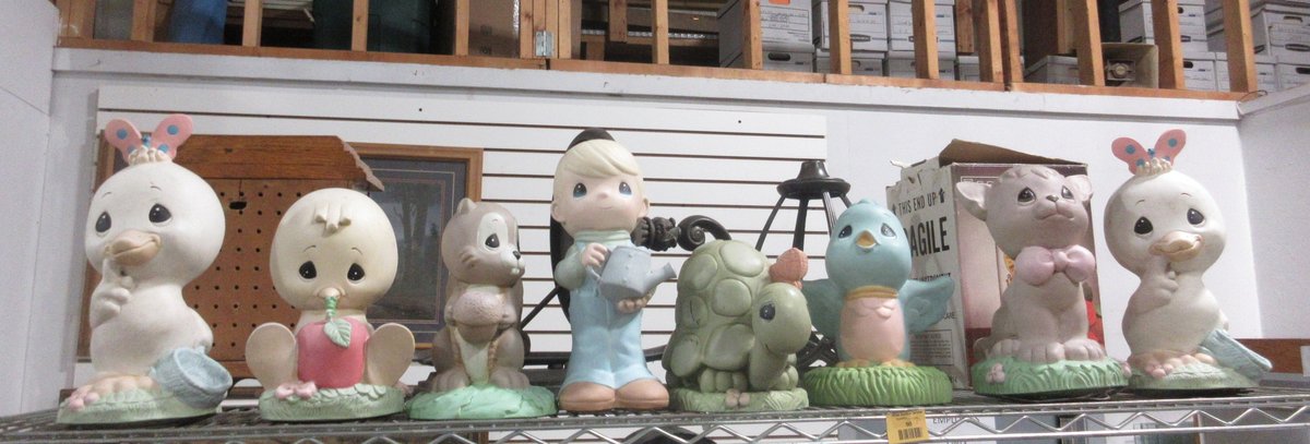 (8) Universal Statuary Precious Moments figurines