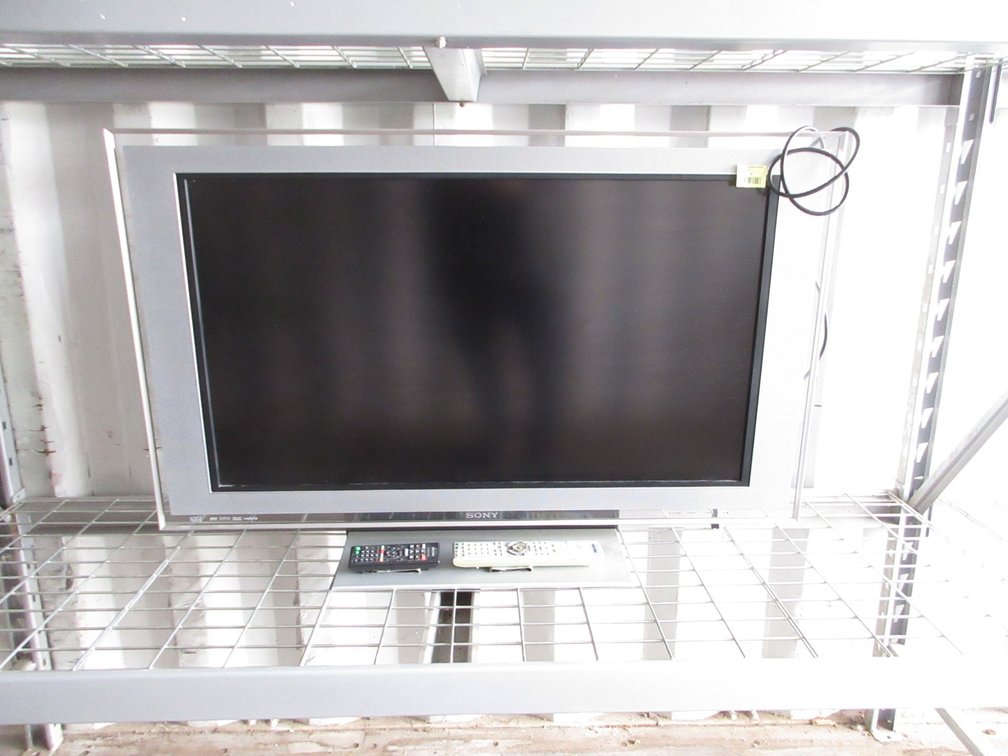 Sony Bravia LCD digital KDL-40XBR2 television