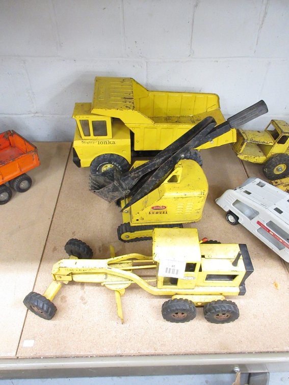 (3) Tonka pressed steel construction toys