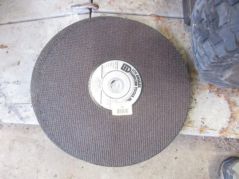 (4) Los Angeles abrasive saw blades