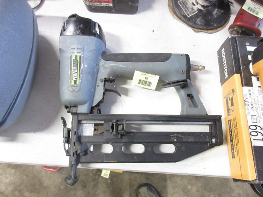 Performax 16-gauge air finish nailer